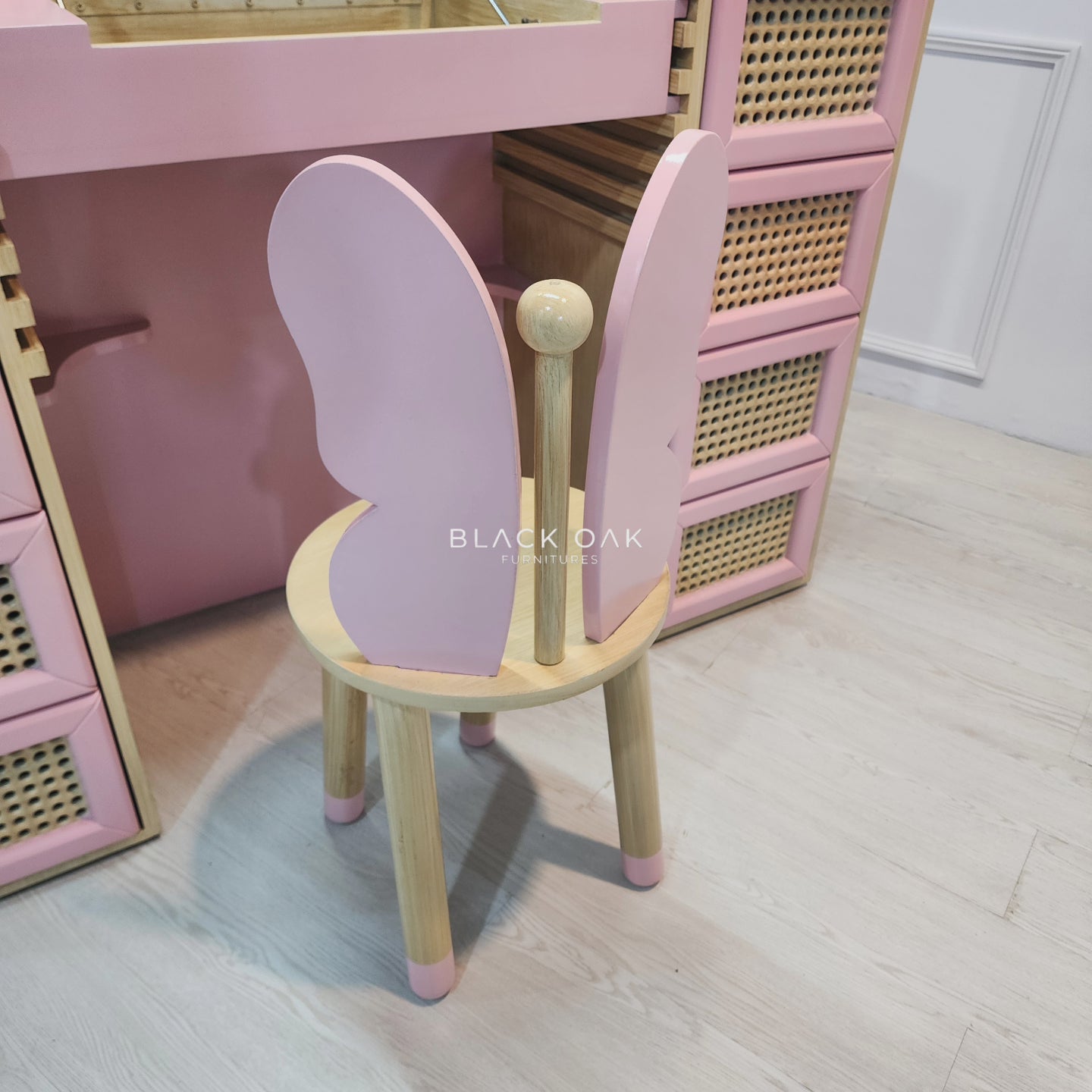 Butterfly makeup dresser